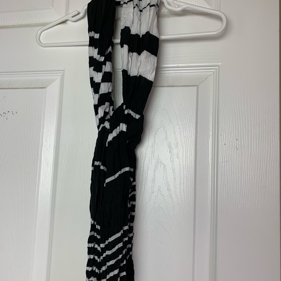 Lane Bryant scarf black and white contrast - Picture 3 of 6